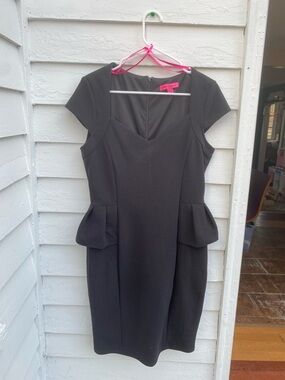 Betsey Johnson Black Cap-Sleeve Peplum Sweetheart Neck Midi Dress
